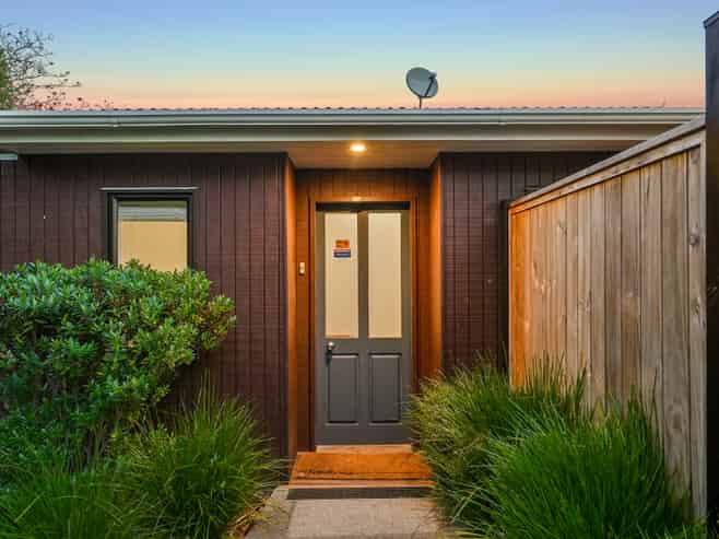 504 Beach Road, Murrays Bay
