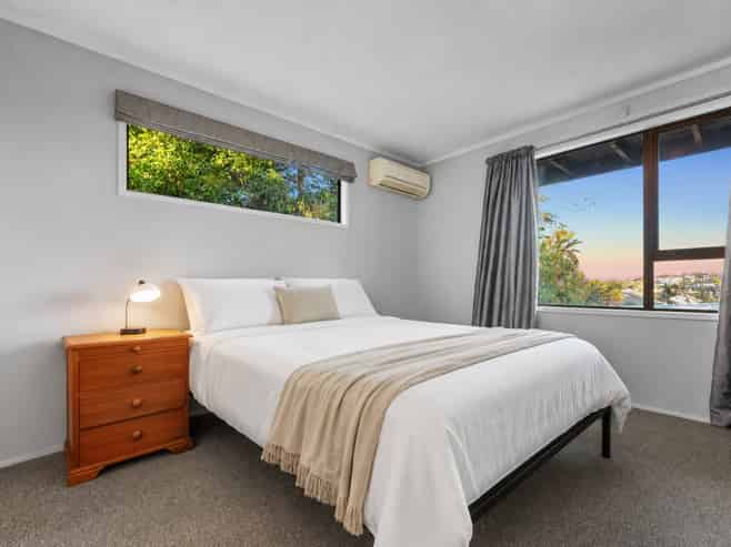 504 Beach Road, Murrays Bay