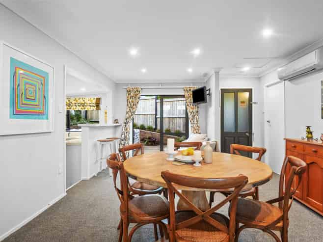 504 Beach Road, Murrays Bay