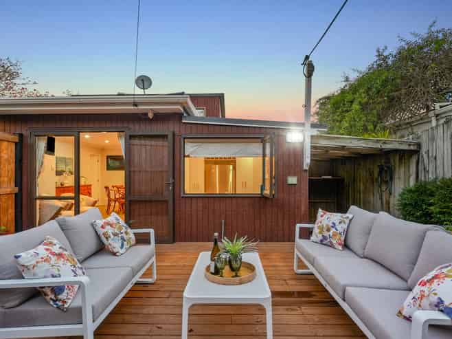 504 Beach Road, Murrays Bay