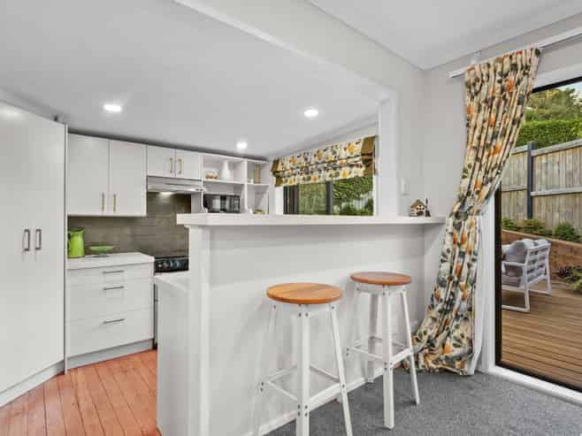 504 Beach Road, Murrays Bay