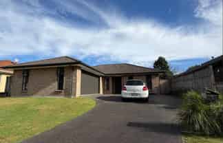 7 Tarn Close, Pyes Pa