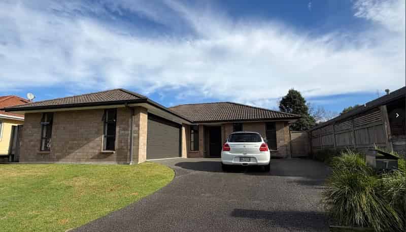 7 Tarn Close, Pyes Pa
