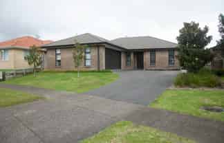 7 Tarn Close, Pyes Pa