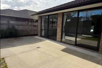 7 Tarn Close, Pyes Pa