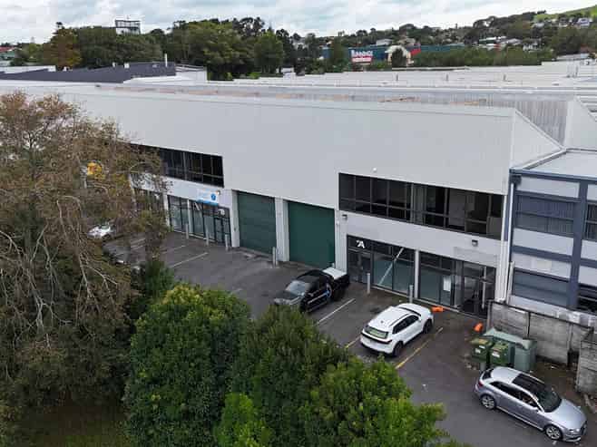 Prime Mt Wellington Warehouse with Excellent Access