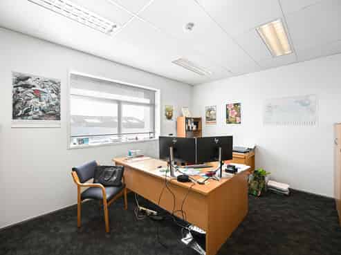 Quality CBD office with ample parking