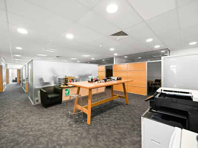 Quality CBD office with ample parking