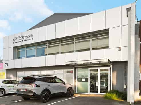 Quality CBD office with ample parking