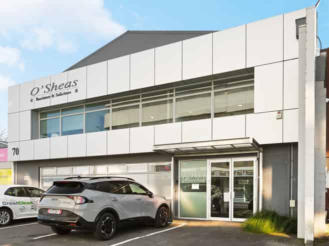 Quality CBD office with ample parking