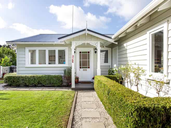 13 Blacks Road, Greenhithe