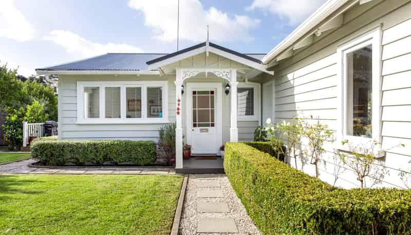 13 Blacks Road, Greenhithe