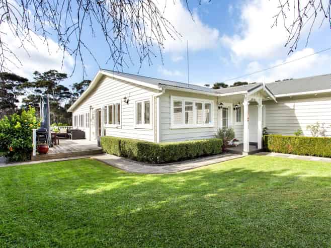 13 Blacks Road, Greenhithe