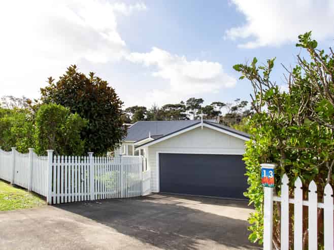 13 Blacks Road, Greenhithe
