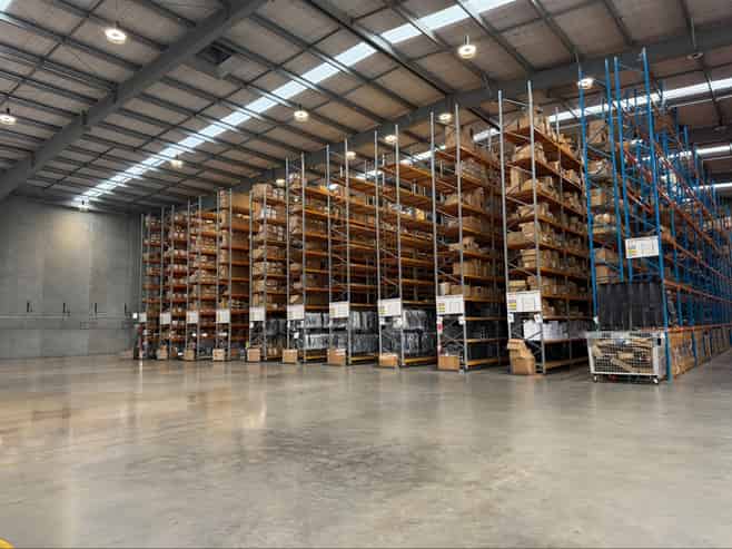High-stud industrial facility