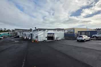 Tidy 76.5M² Industrial Unit In Pakuranga