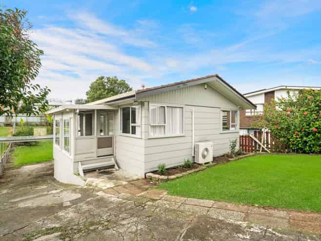 16A Mclean Avenue, Papatoetoe