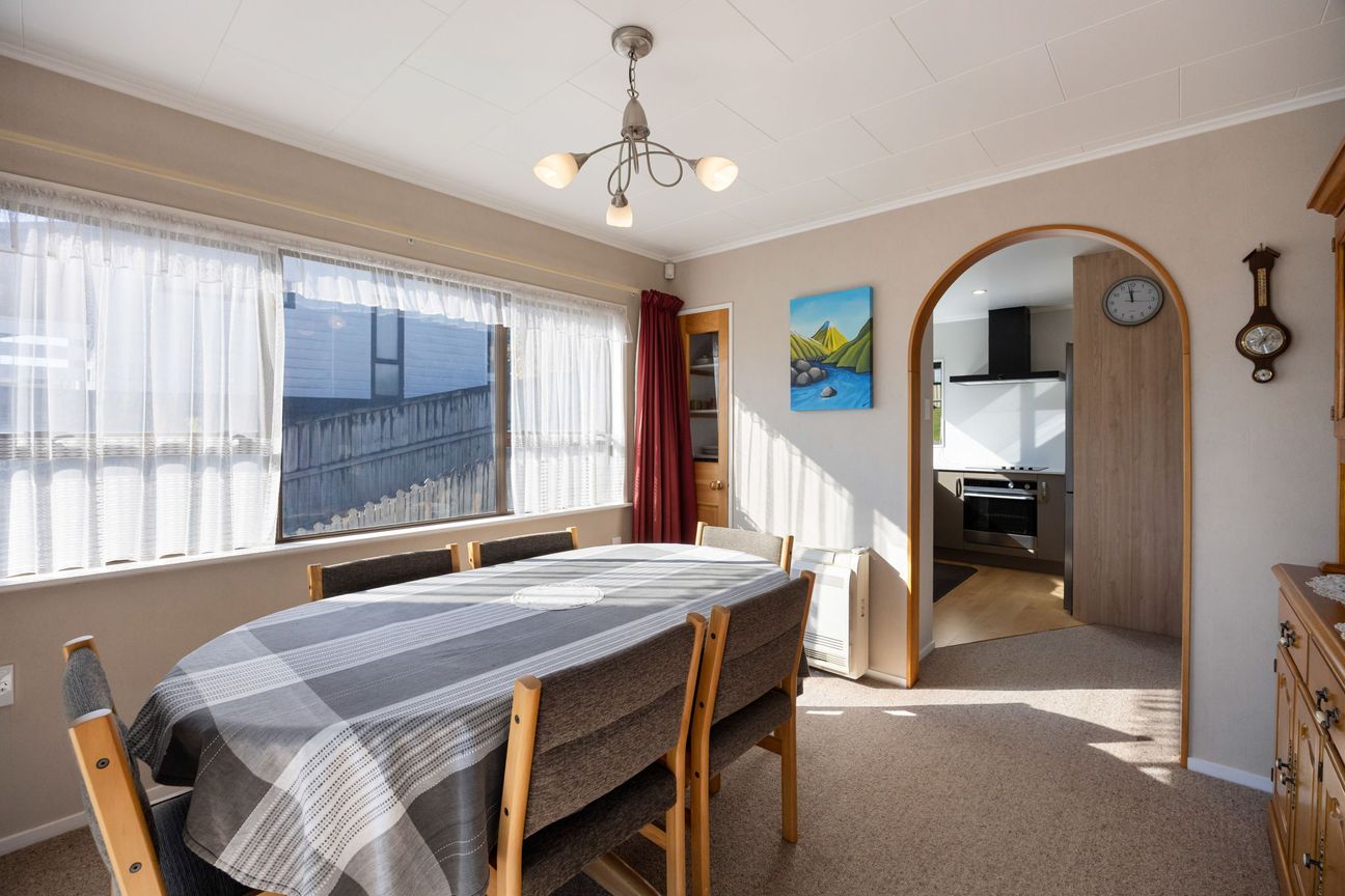 Elevated Living, Unrivalled Views - Mehr
