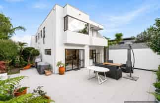 43 Killarney Avenue, Torbay