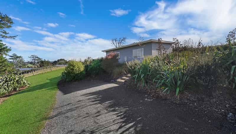 2/206E Tawa Road, Kumeu