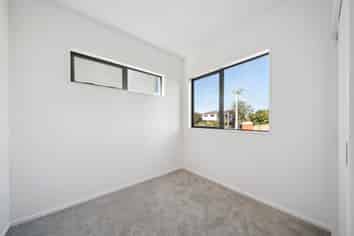 10B Clendon Place, Manurewa