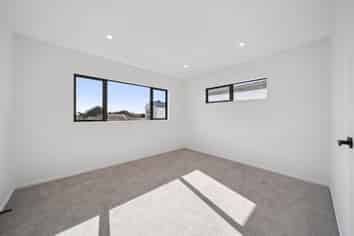 10B Clendon Place, Manurewa