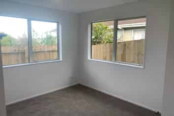 28A Holmes Drive South, Massey