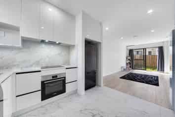 18b Addington Avenue, Manurewa