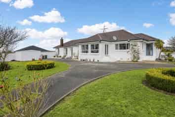 Exceptional Lifestyle & Business Opp on 1ha