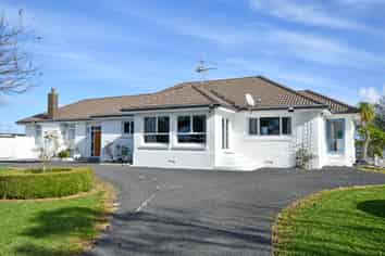 Exceptional Lifestyle & Business Opp on 1ha