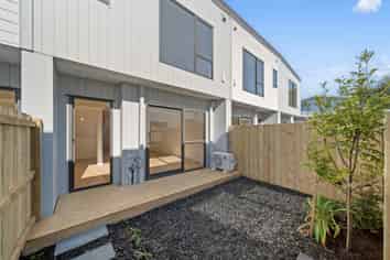 8/12 Clendon Place, Manurewa