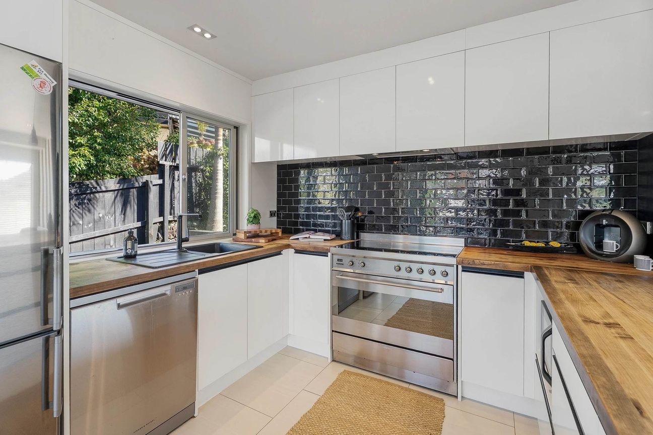 Easy-Care Living in a Family-Friendly Location – pohled 3