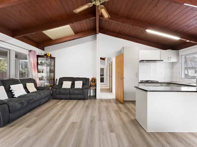 1/255 Swanson Road, Henderson