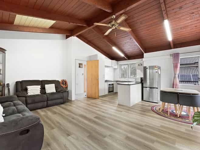 1/255 Swanson Road, Henderson
