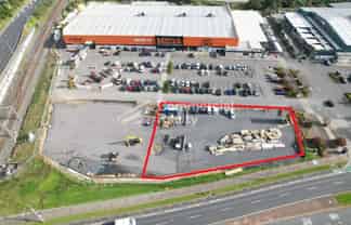 1,845M² Yard With Lambie Drive Frontage