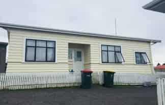 1/3 Fulton Crescent, Otara
