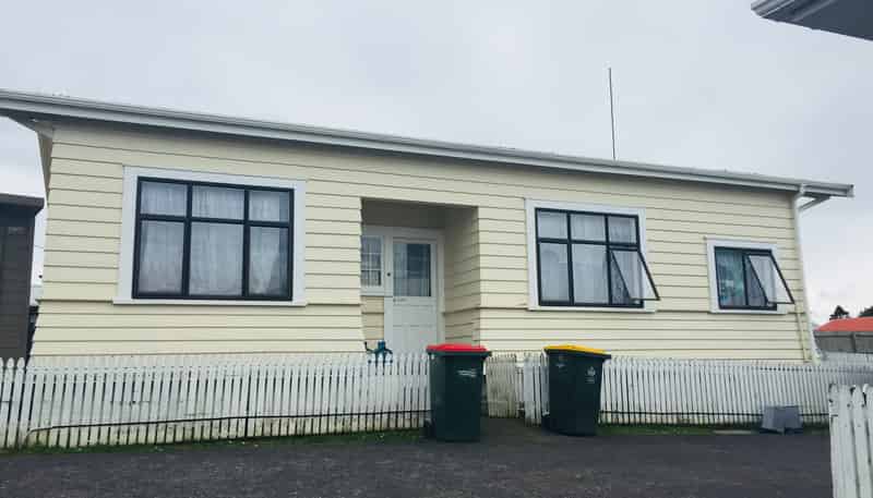 1/3 Fulton Crescent, Otara