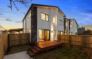 2/60 Division Street, Riccarton
