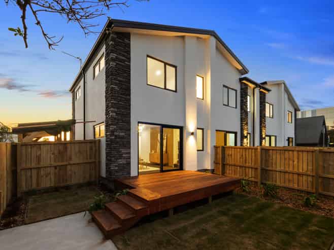 2/60 Division Street, Riccarton