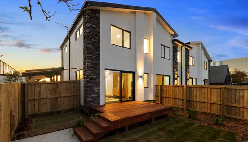 2/60 Division Street, Riccarton
