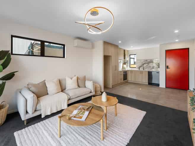 2/60 Division Street, Riccarton