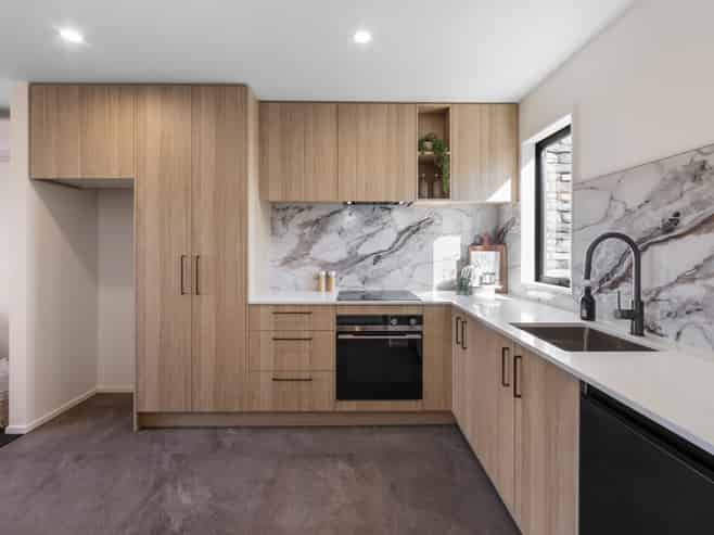 2/60 Division Street, Riccarton