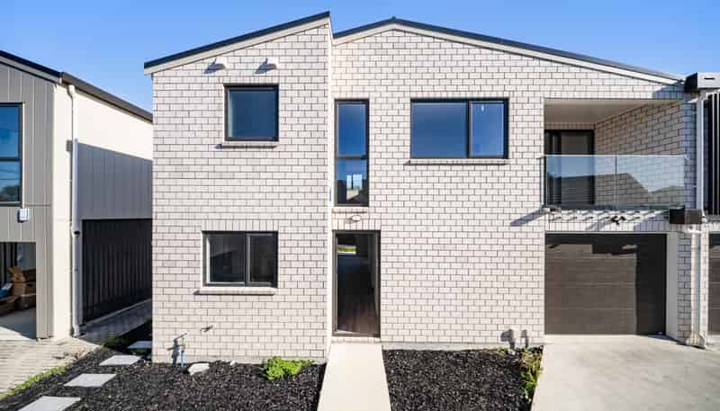 30b Tawa Crescent, Manurewa
