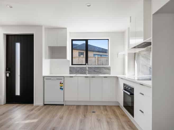 30b Tawa Crescent, Manurewa