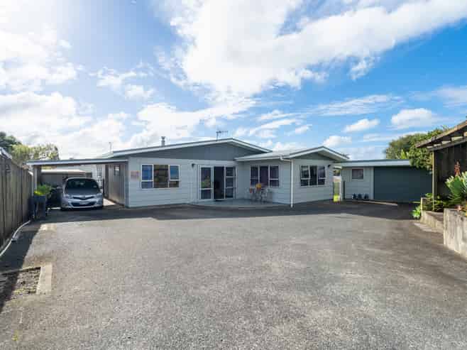 64 Tapper Crescent, Tikipunga