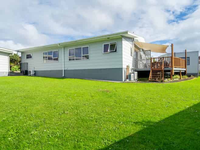 64 Tapper Crescent, Tikipunga