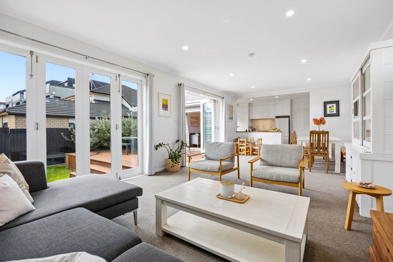 Owners Have Bought – Must Be Sold – pohled 3
