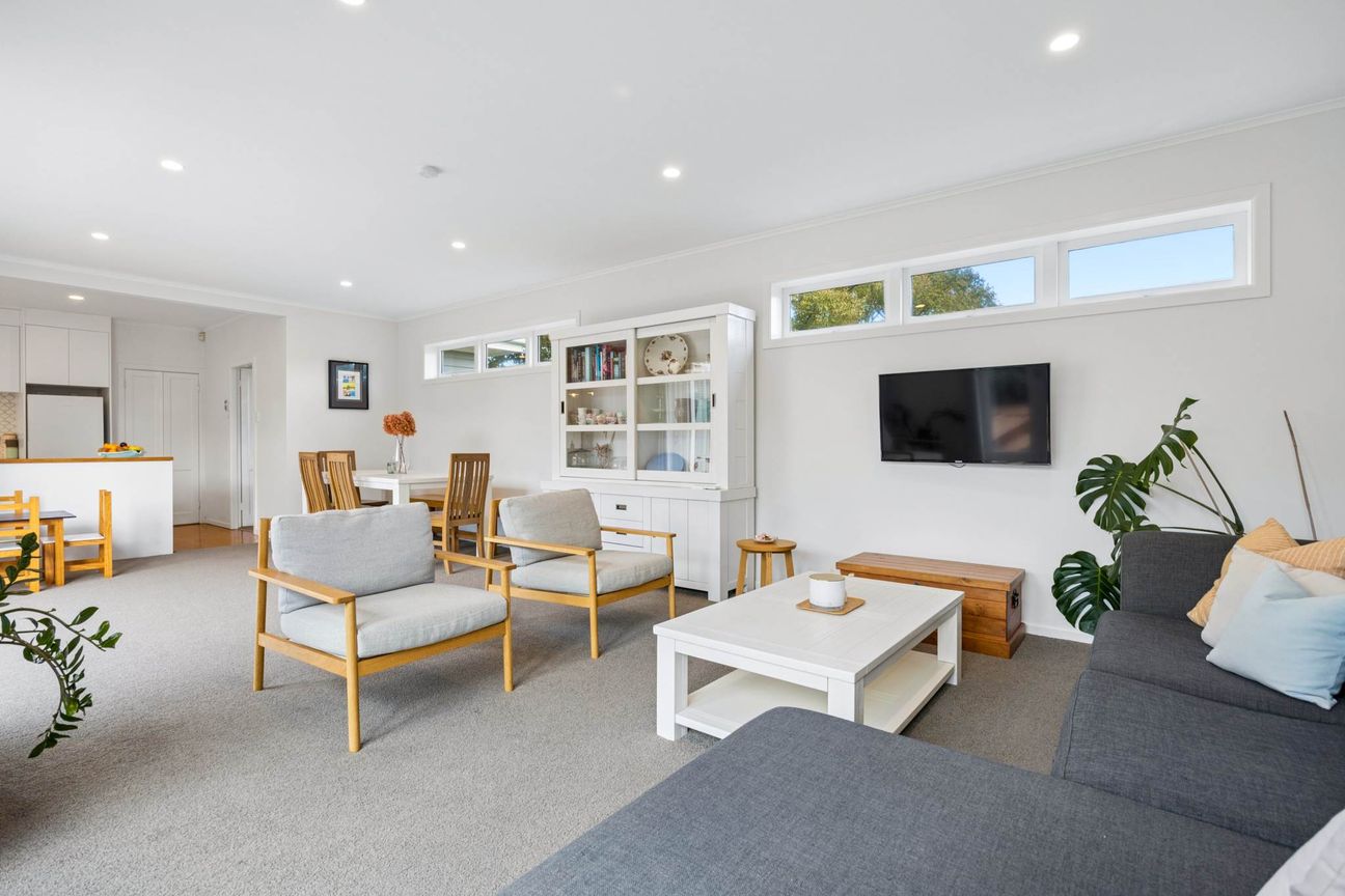 Owners Have Bought – Must Be Sold – pohled 4