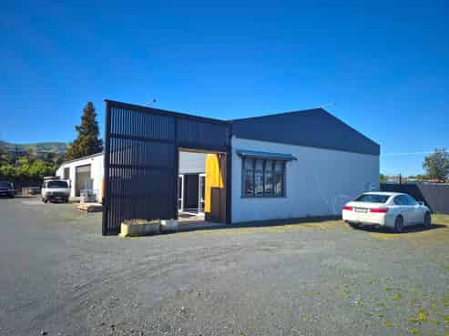 The Perfect Modern Office - Warehouse Combo
