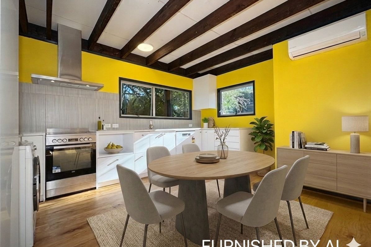 Sunny Spacious 4-Bedroom Family Home with Views - Widok 6